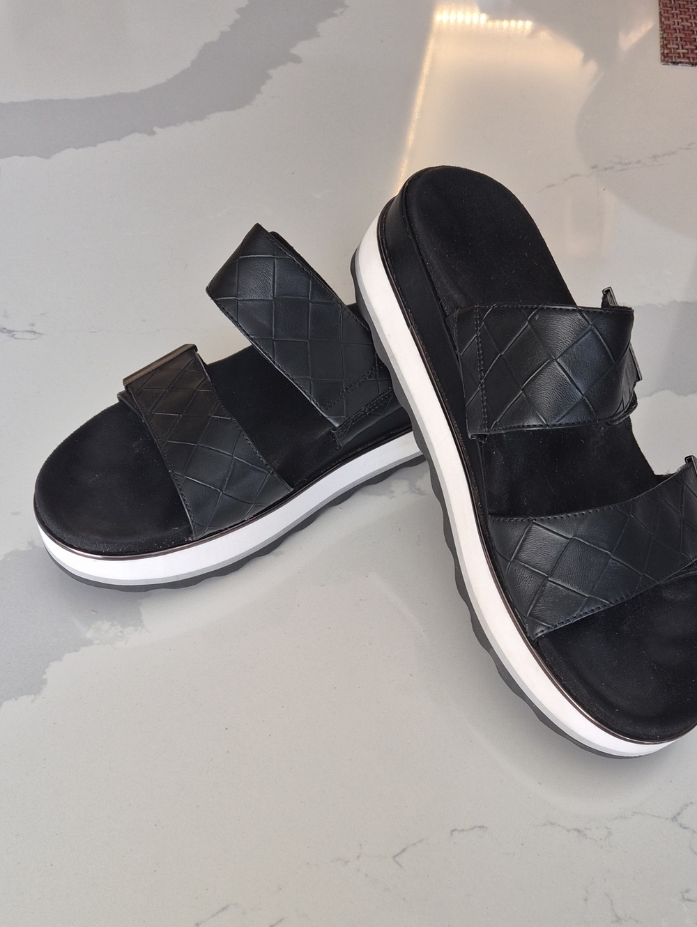 Vionic Black Quilted Double-Strap Platform Slides
